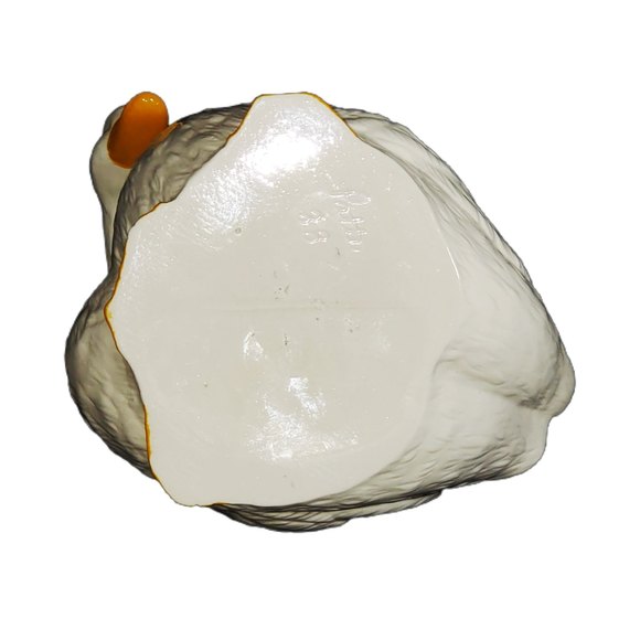 Quirky Companions: The Delightful Duckling Couple Decor for Countryside Charm - Picture 7 of 7